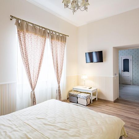 Lovely Apartment In The City Center ลวีฟ ภายนอก รูปภาพ